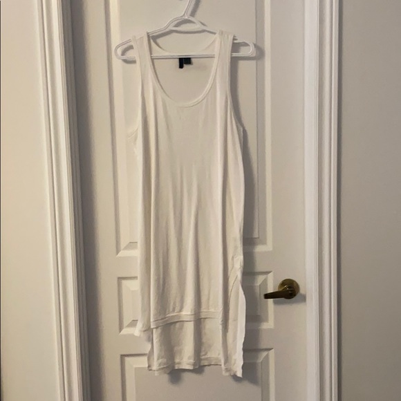 White asymmetrical dress - Picture 1 of 3